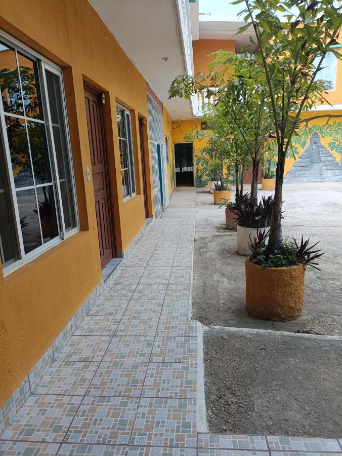 Hotel Y Restaurante Casa Jardines San Benito Kültér fotó