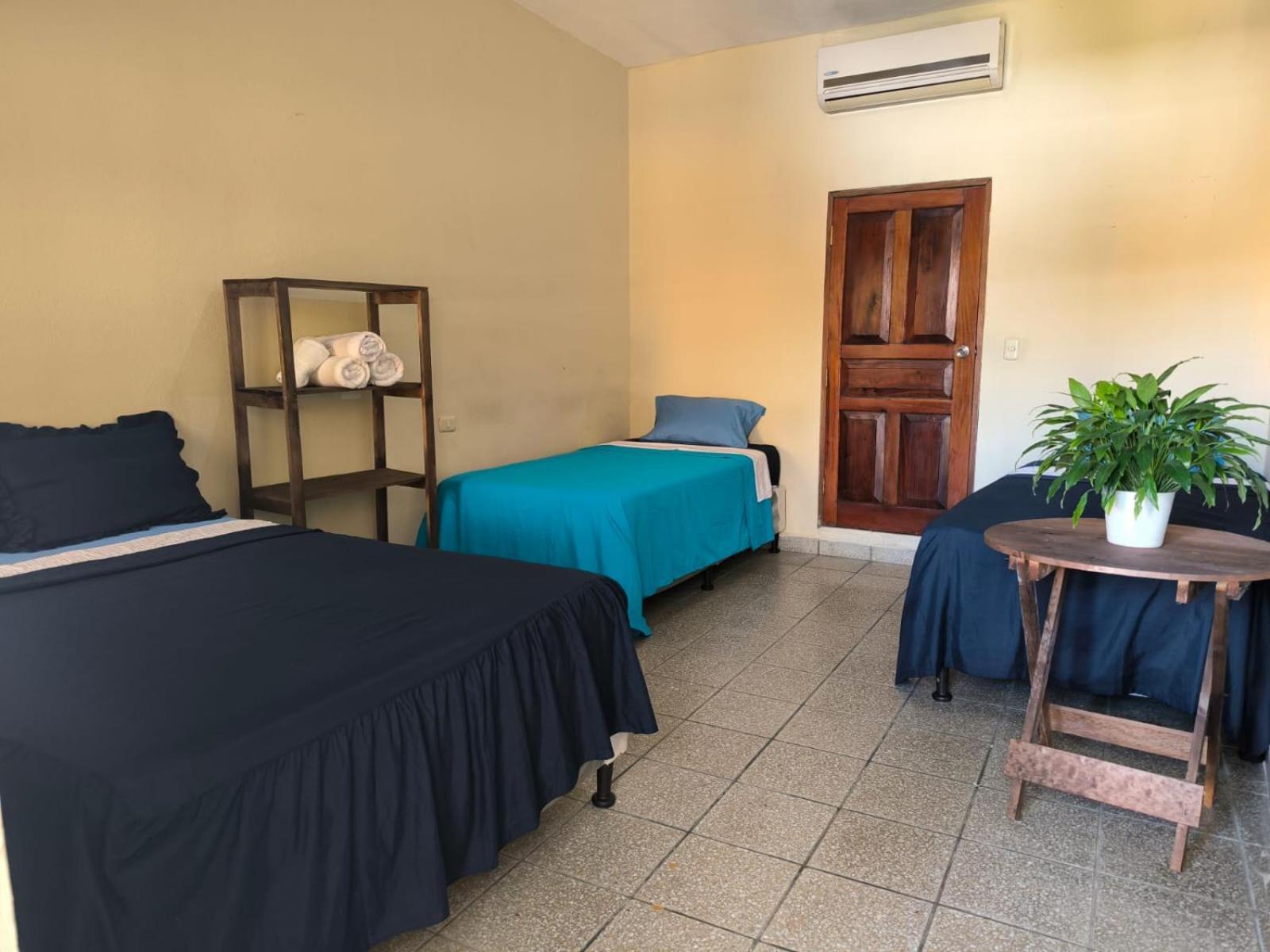 Hotel Y Restaurante Casa Jardines San Benito Kültér fotó